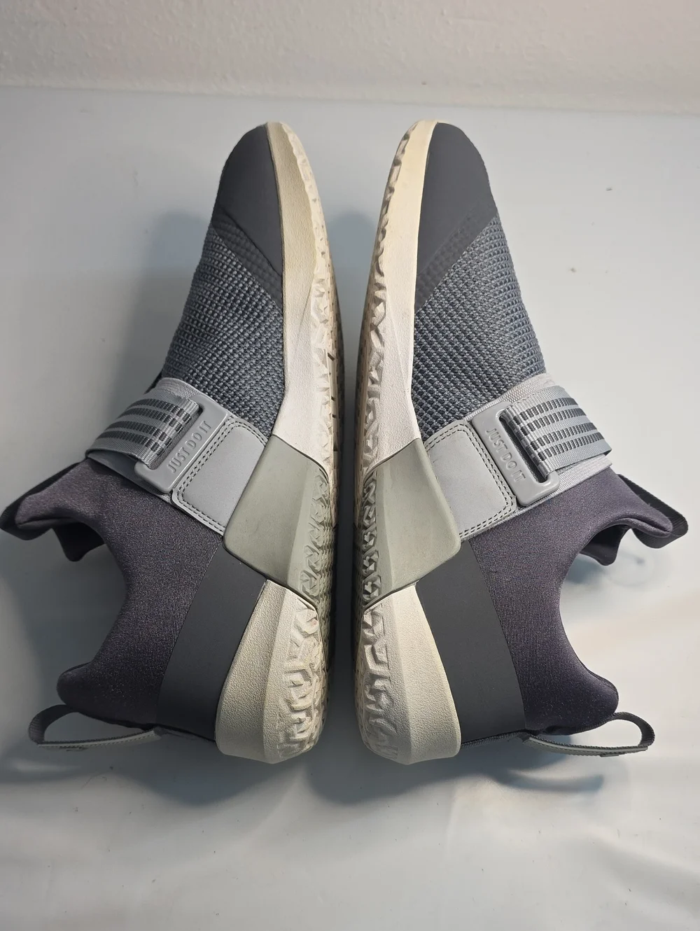 NIKE METCON SPORTS TRAINING SNEAKERS WOLF GRAY HOOK/LOOP MENS 12 VGUC